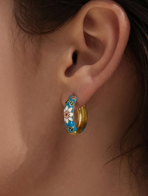 Load image into Gallery viewer, Isabeau 18K Gold Non-Tarnish Vintage Floral Hoop Earrings
