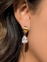 Load image into Gallery viewer, Glissade 18K Gold Non-Tarnish Cz Drop Huggie Earrings
