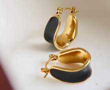 Load image into Gallery viewer, Candide 18K Gold Non-Tarnish Classic Hoop Earring
