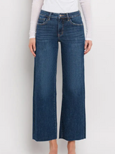 Load image into Gallery viewer, The Finders Keepers Jeans
