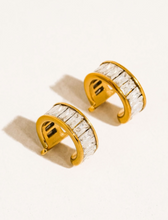 Load image into Gallery viewer, Olianne Baguette Ear Cuff
