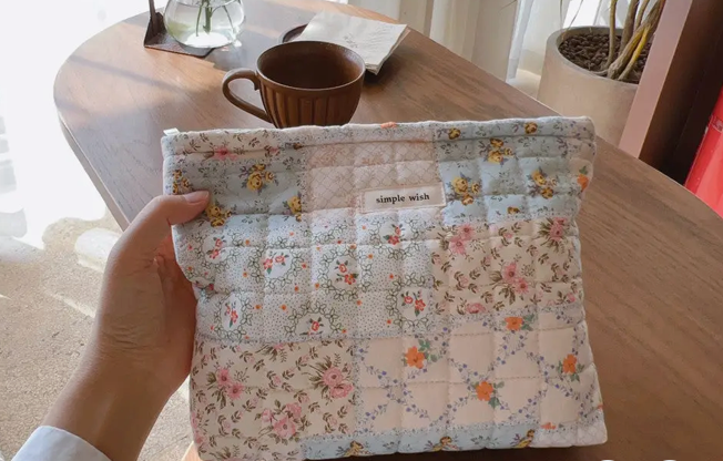 Ditsy Flower Print Cosmetic Bag
