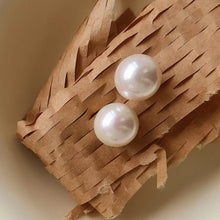 Load image into Gallery viewer, Amrae 18K Gold Non-Tarnish Classic Pearl Stud Earrings
